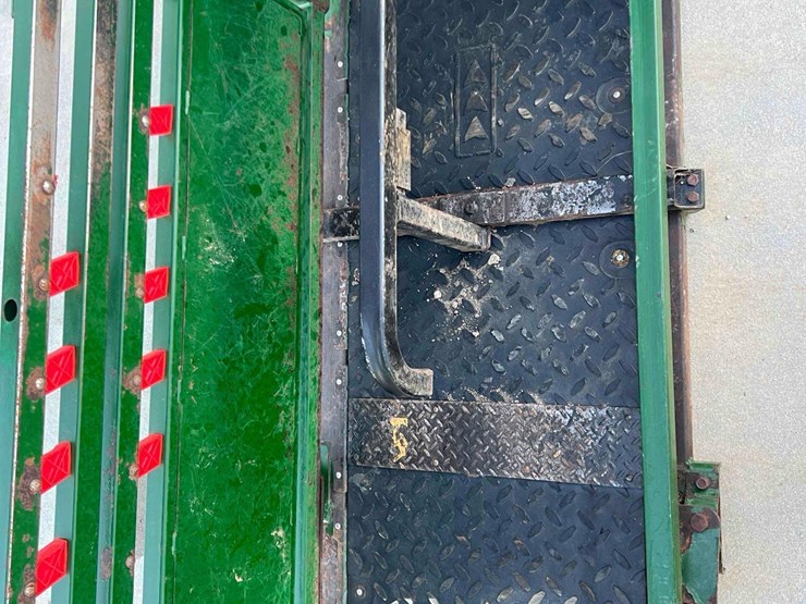 2019-arrowquip-q-power-106-series-hydraulic-squeeze-chute-image-10