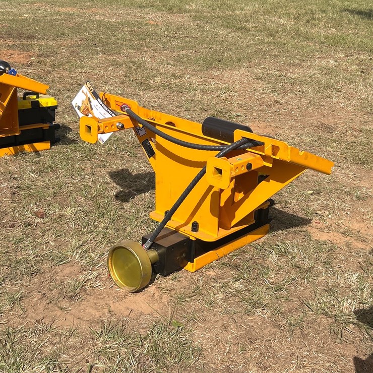 #483 • Quick Attach Pile Hammer