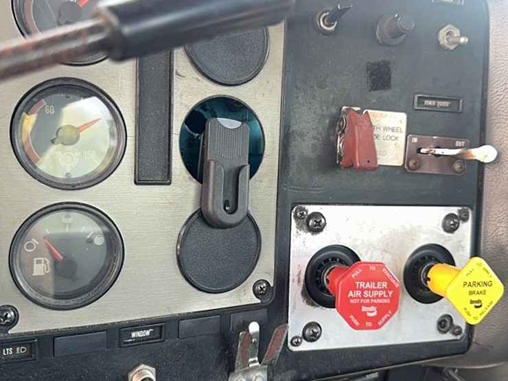 international-eagle-with-cummins-image-21
