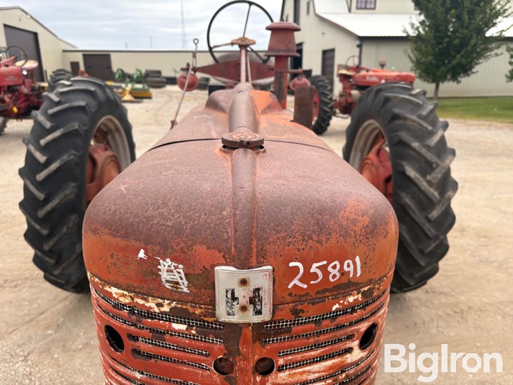 1954-ih-farmall-super-h-2wd-tractor-image-10