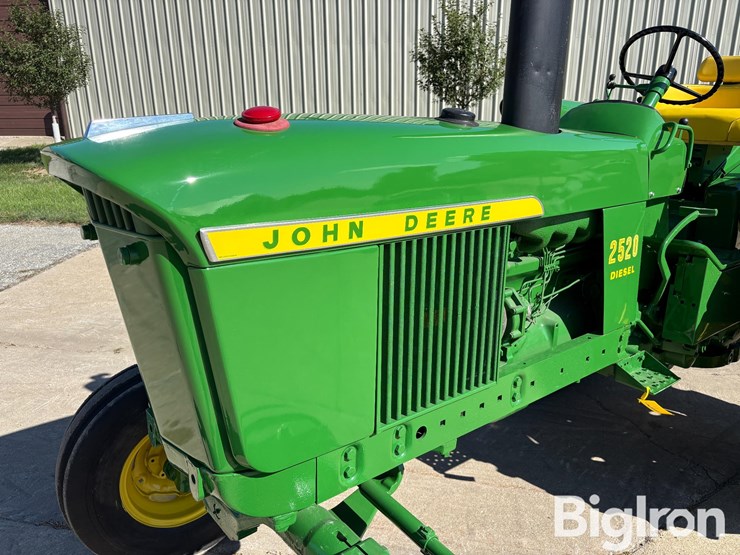 1970-john-deere-2520-image-9