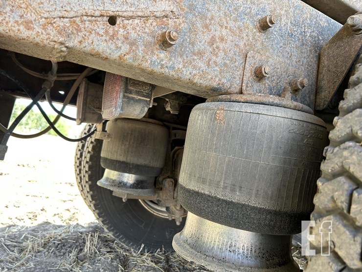 1995-freightliner-fld112-image-31