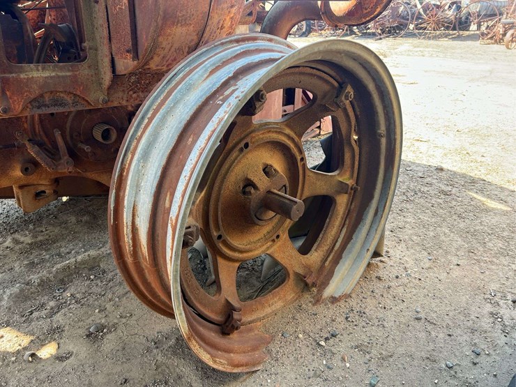 farmall-m-with-cotton-picker-image-17