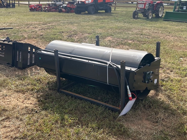 #455-•-quick-attach-vibratory-roller-image-1