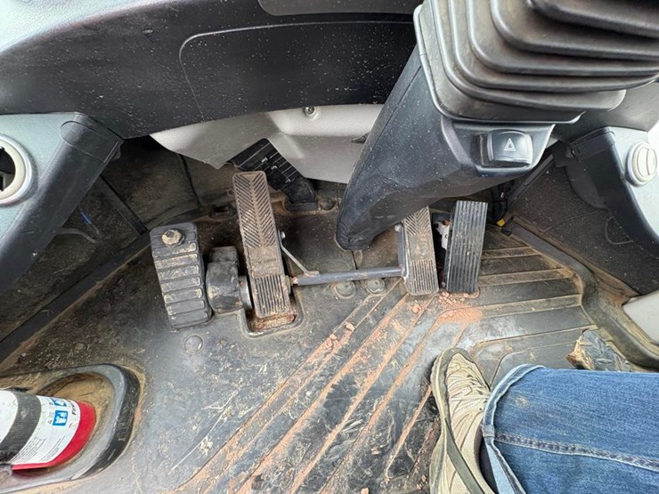 2015-doosan-dl200tc-5-image-26