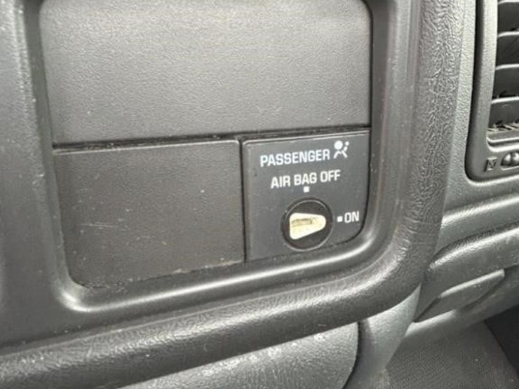 1999-chevrolet-2500-image-2