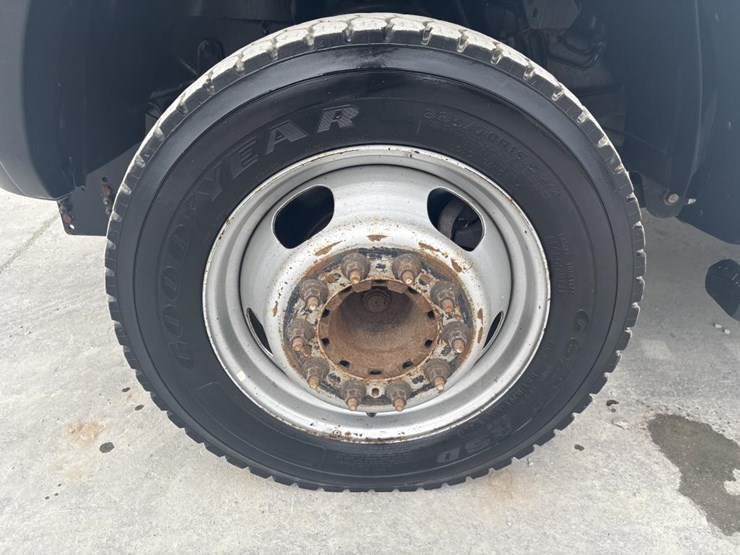 2016-custom-flatbed-image-39