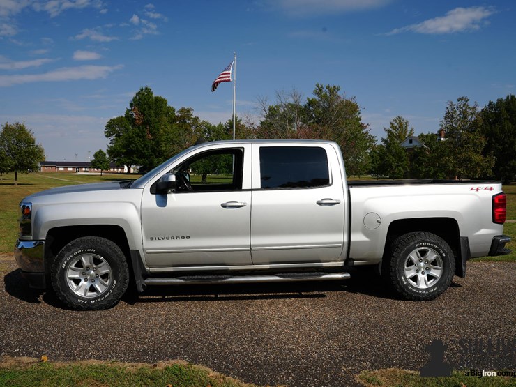 2017-chevrolet-silverado-1500-image-8