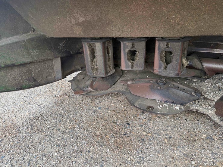 john-deere-w235-image-10