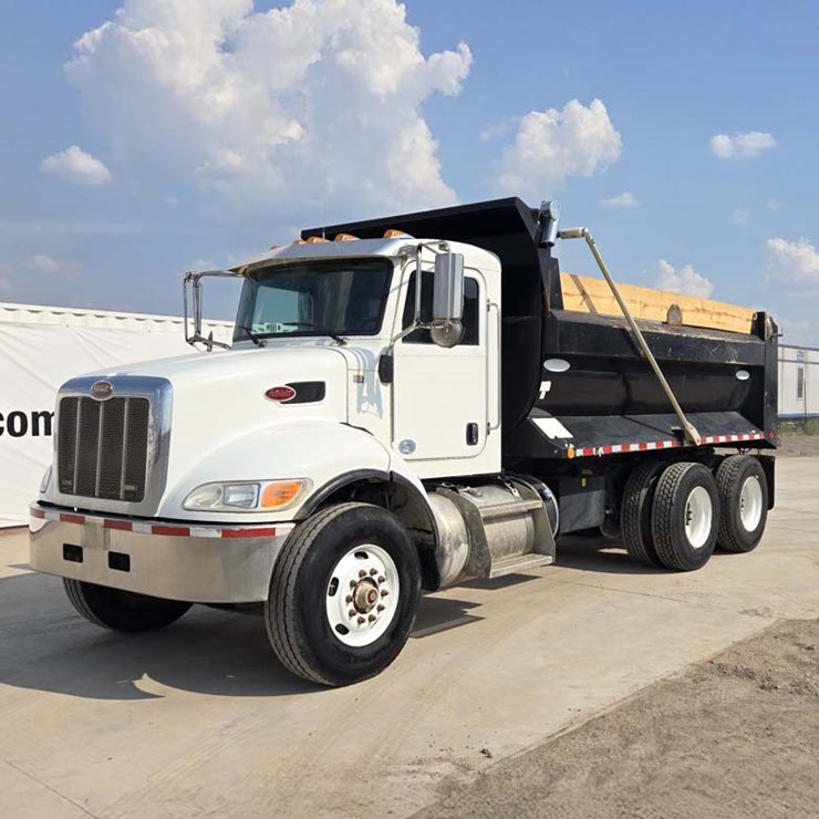 2018 PETERBILT 348