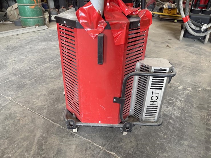 #5091-•-husqvarna-t8600-hepa-vacuum-w/-c5500-separator-image-9