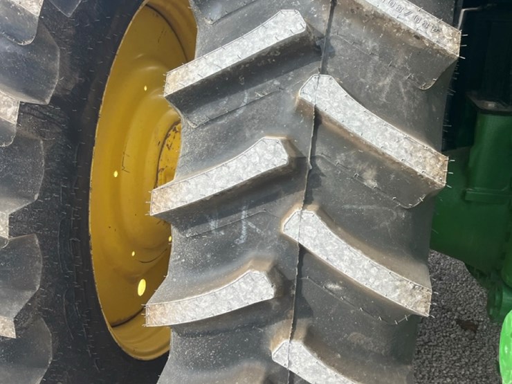 john-deere-8r-310-image-10
