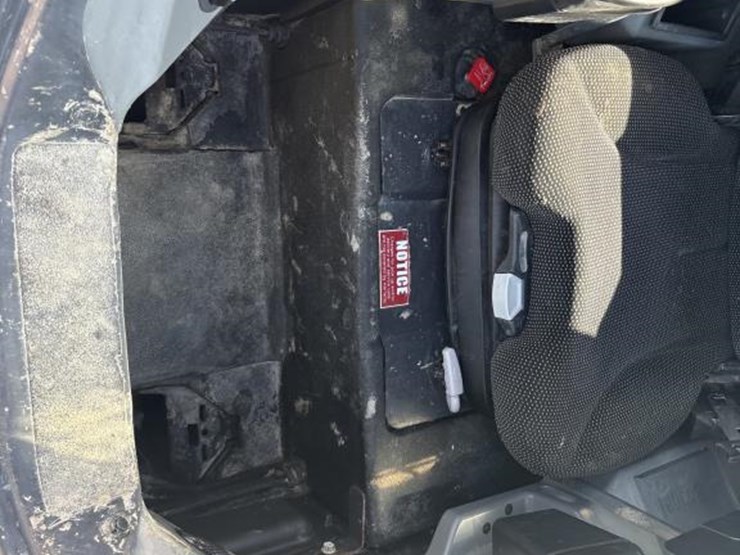 2022-bobcat-t870-image-31