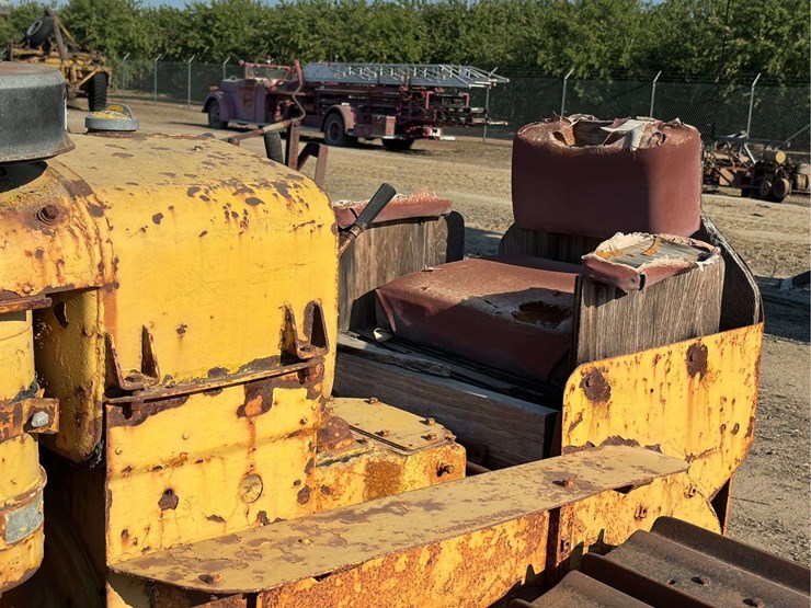 caterpillar-twenty-two-image-25