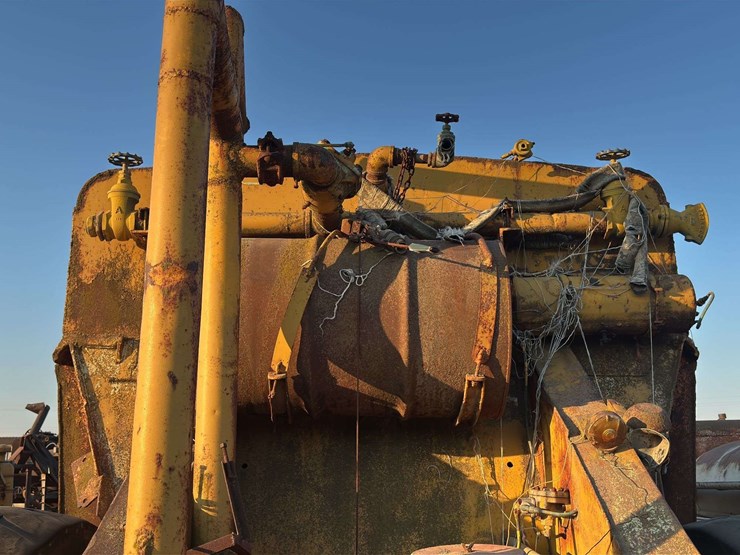 euclid-tractor-tanker-image-33