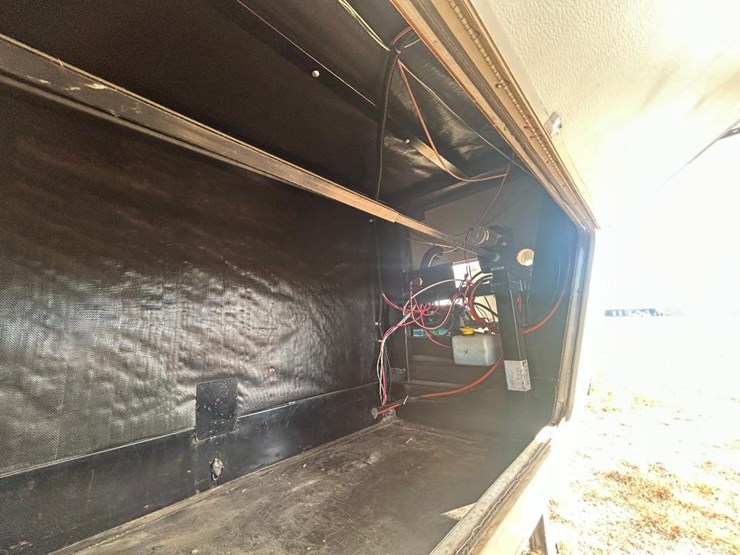 2006-forest-river-cedar-creek-30rkts-camper-image-40