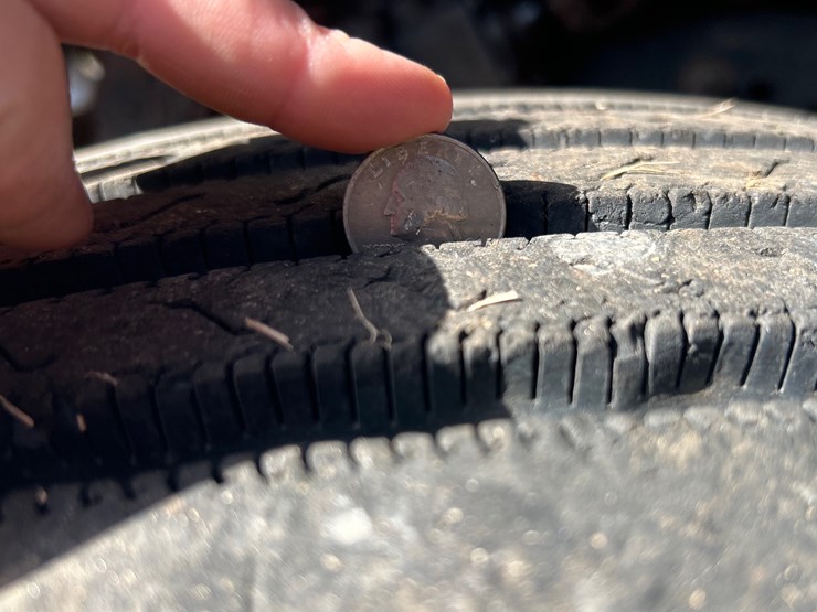 1977-ford-8000-image-22