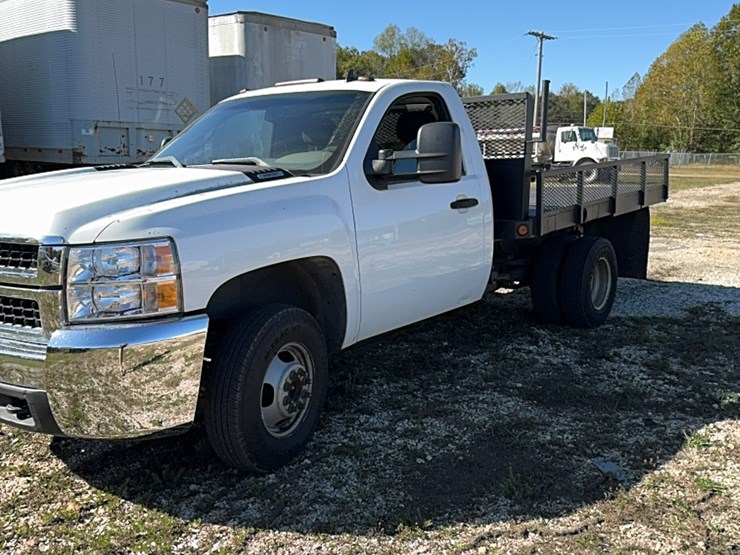 2007-chevy-3500-hd-flatbed-6.0-vortec-engine-146,125-miles-image-2