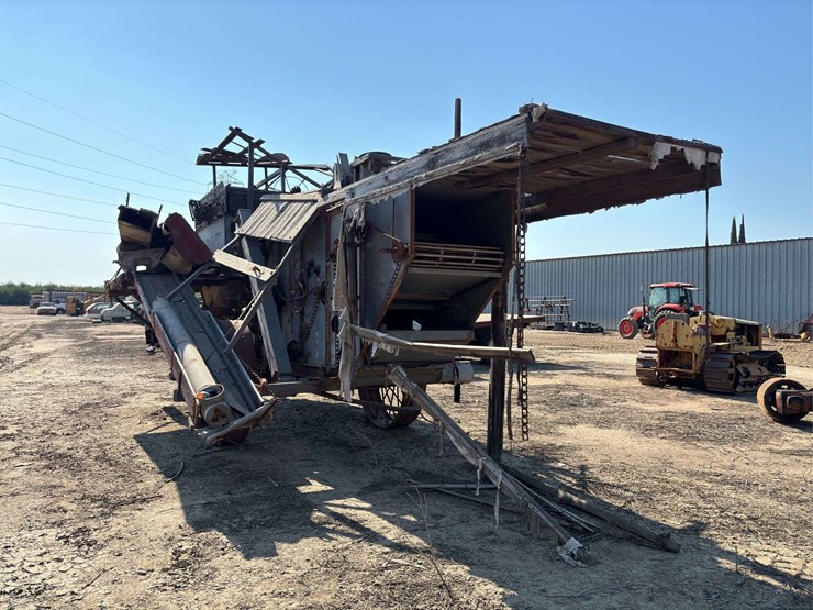 holt-36-combine-harvester-image-3