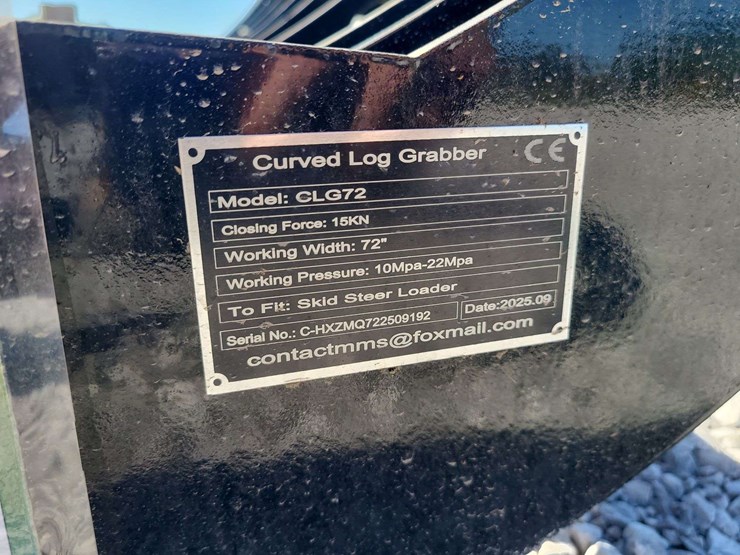 skid-steer-grapple.-72"-wide.-image-4