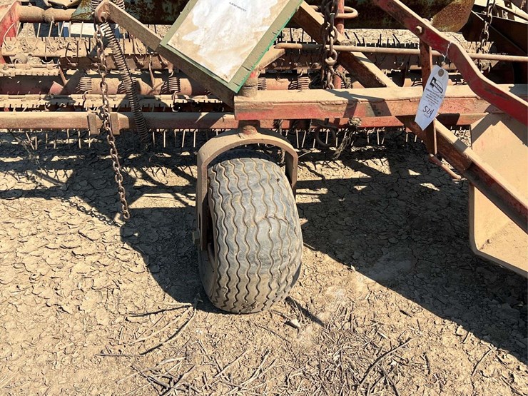 self-propelled-almond-sweeper-image-18