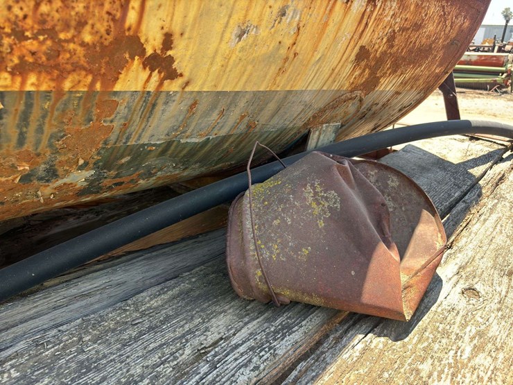 propane-tank-on-wagon-image-25