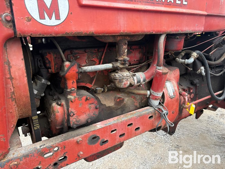 1953-ih-farmall-super-m-2wd-tractor-image-18