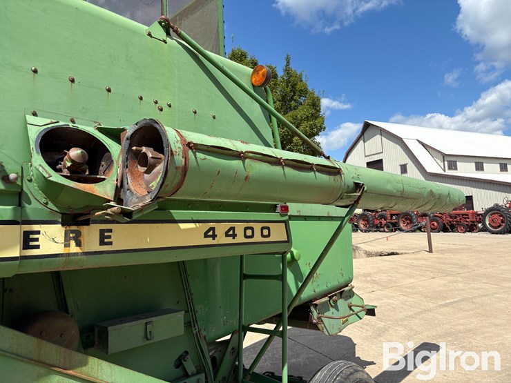 1976-john-deere-4400-image-10