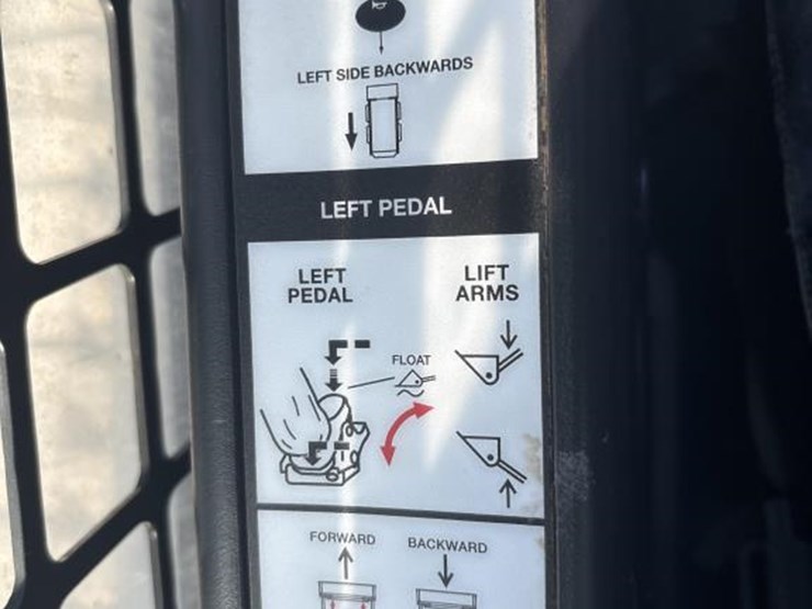 2022-bobcat-t870-image-38