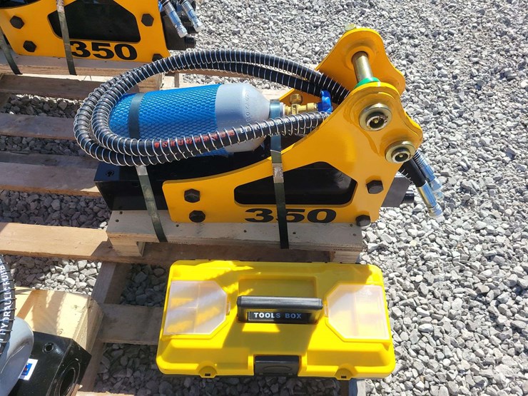 hydraulic-breaker-for-mini-excavator.-image-1