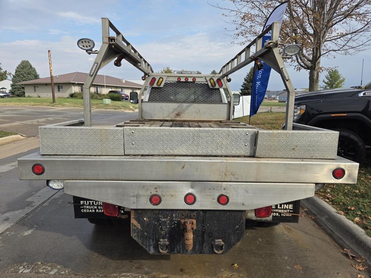 2016-dodge-ram-3500-image-4