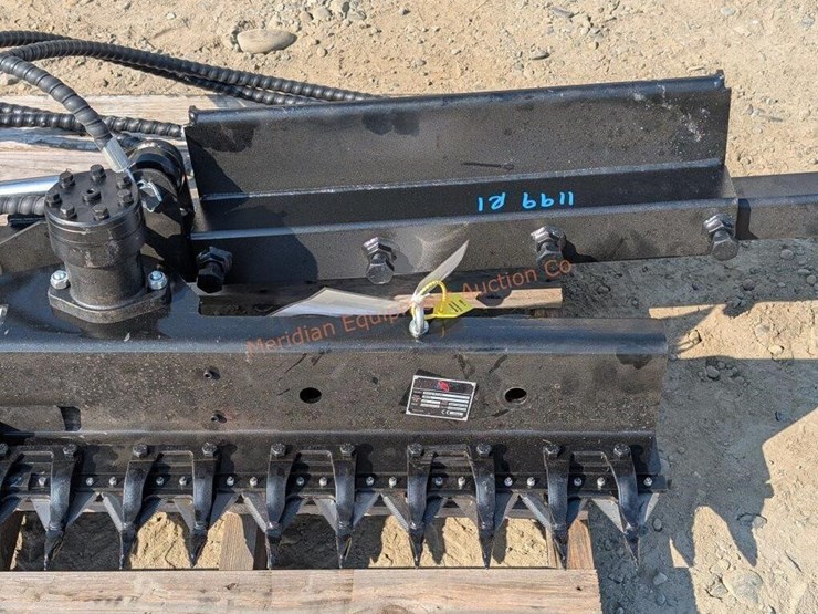 ir-mini-skid-steer-hedge-trimmer-image-9