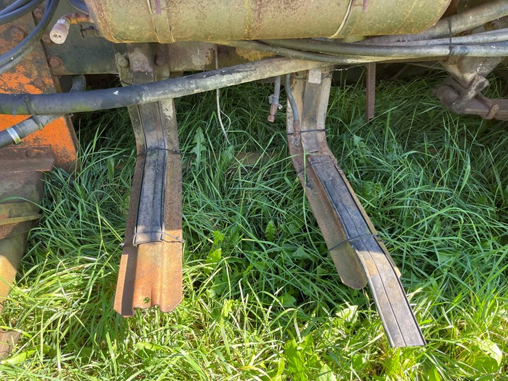 1984-ford-8000-image-34