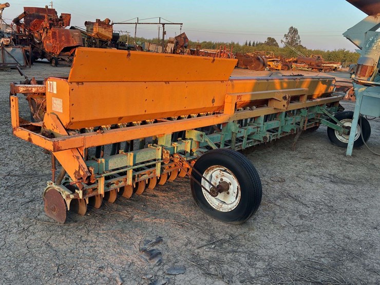 brillion-grain-drill-image-3