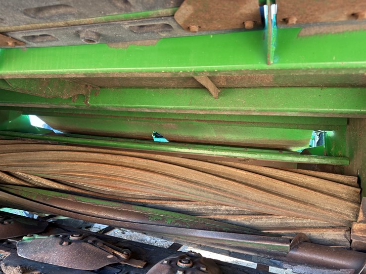2019-john-deere-w235-image-27