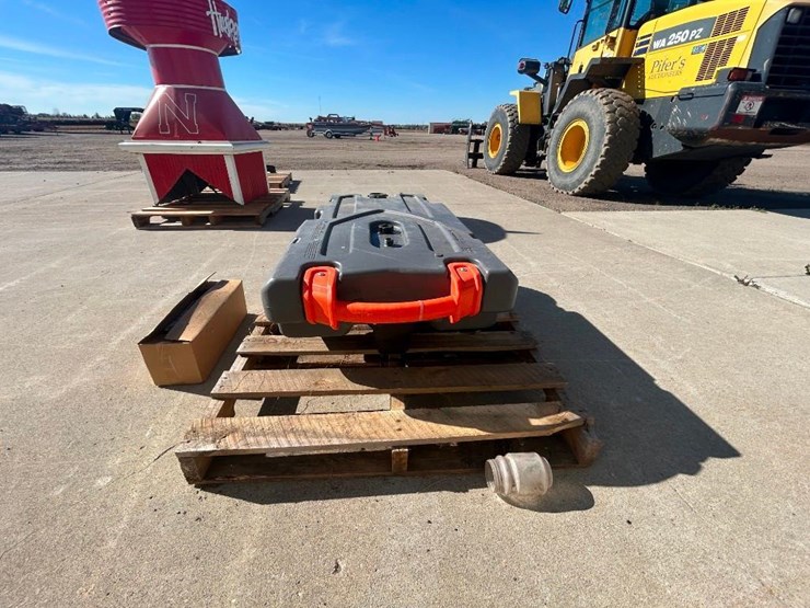 rhino-tote-tank-image-7