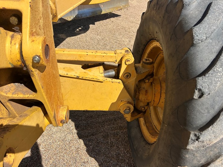 deere-770bh-image-26