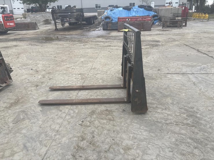 #5057-•-approx-48"-bobcat-skid-steer-forks-image-3