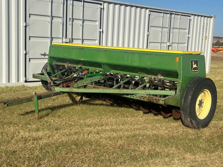 john-deere-8300-image-10