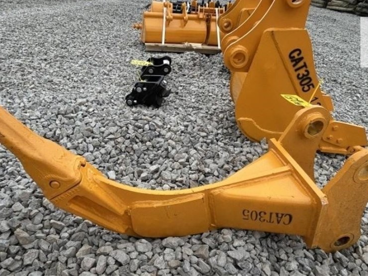 2025-caterpillar-305-image-4