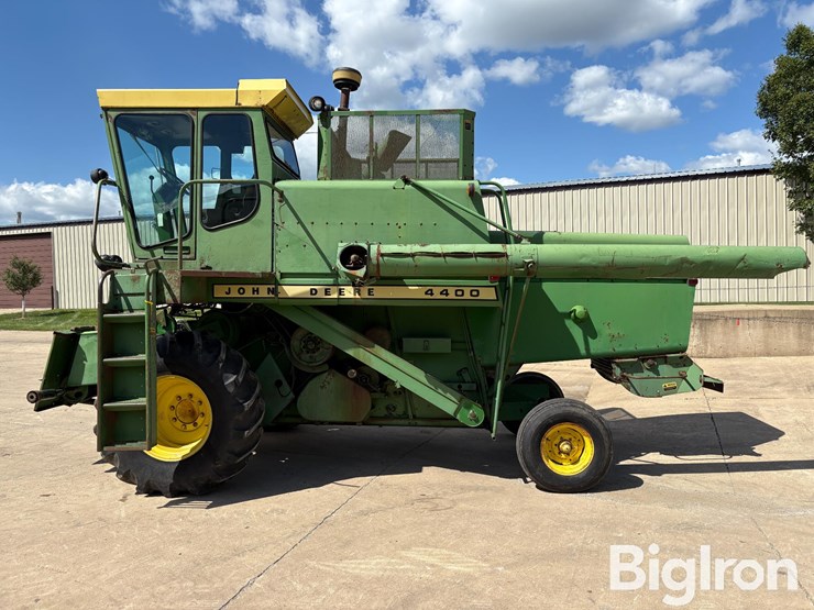 1976-john-deere-4400-image-8