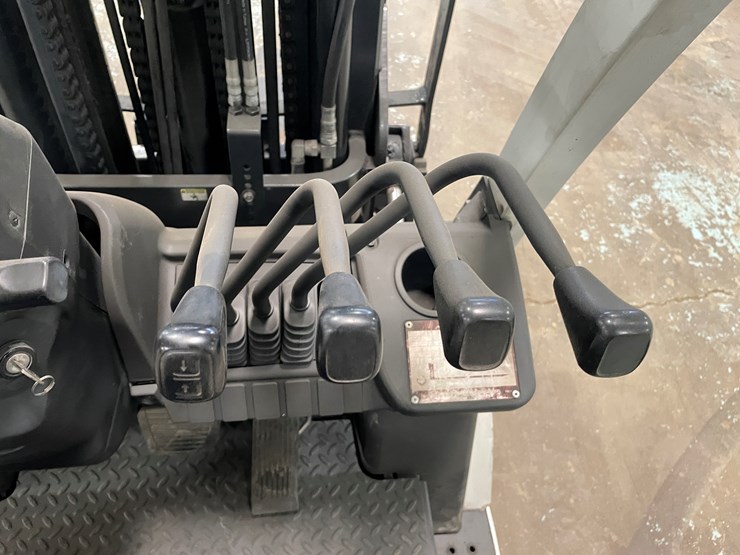 2017-unicarriers-cf60-image-25