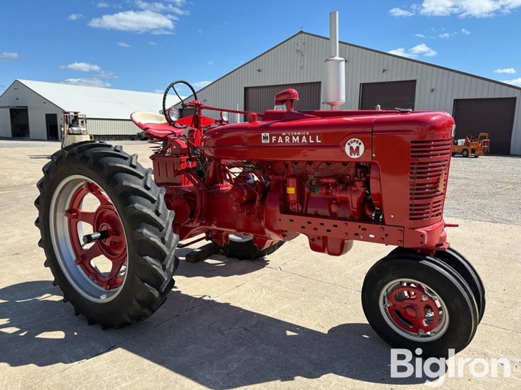 1953-ih-farmall-super-m-2wd-tractor-image-3