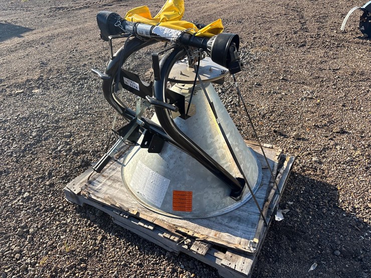 unused-cone-seeder/-fertilizer-spreader-image-2