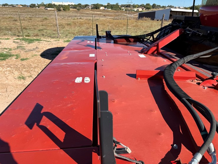 2020-case-ih-wd2104-image-28