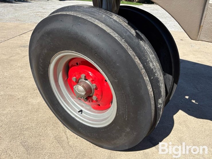 1969-massey-ferguson-1130-image-11