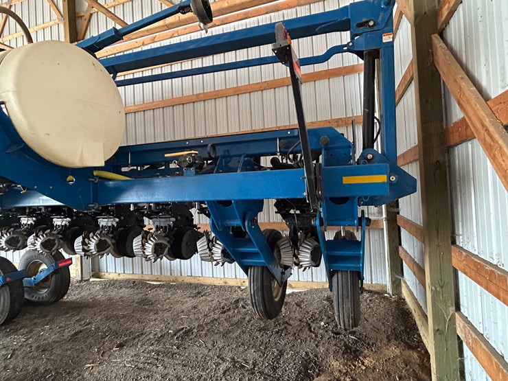 2010-kinze-3660-image-18