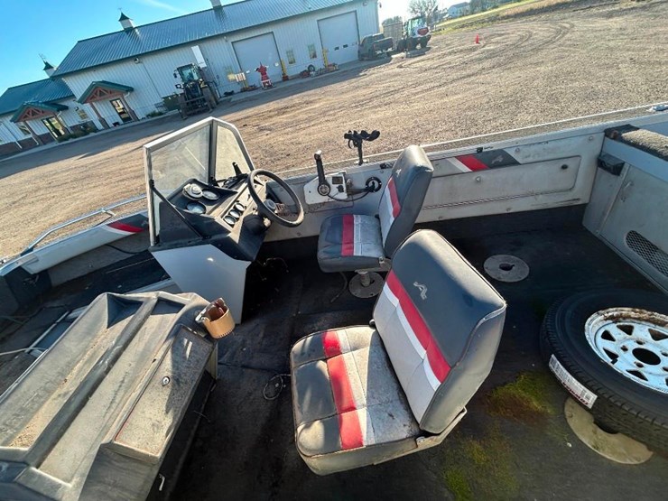 alumacraft-tropy-170-boat-image-13