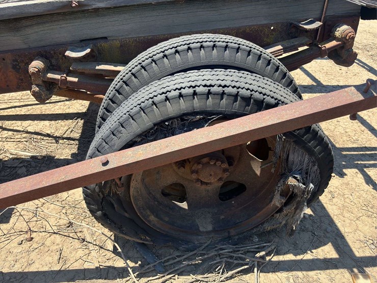 truck-cab-and-chassis-image-29