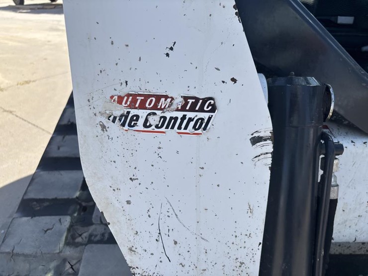 2022-bobcat-t870-image-29